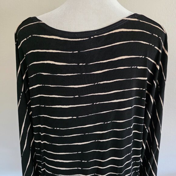 Chico's Travelers Top Tunic Size 2 Large Stretch Black Tan Stripe Relax Fit - Picture 7 of 8